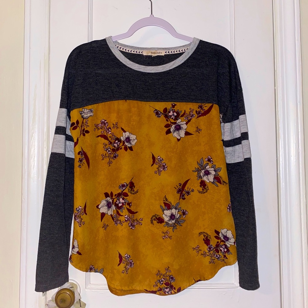 Long-sleeved floral shirt w/ baseball cap arms